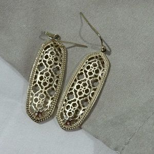Kendra Scott Gold Drop Earring - Very light weight